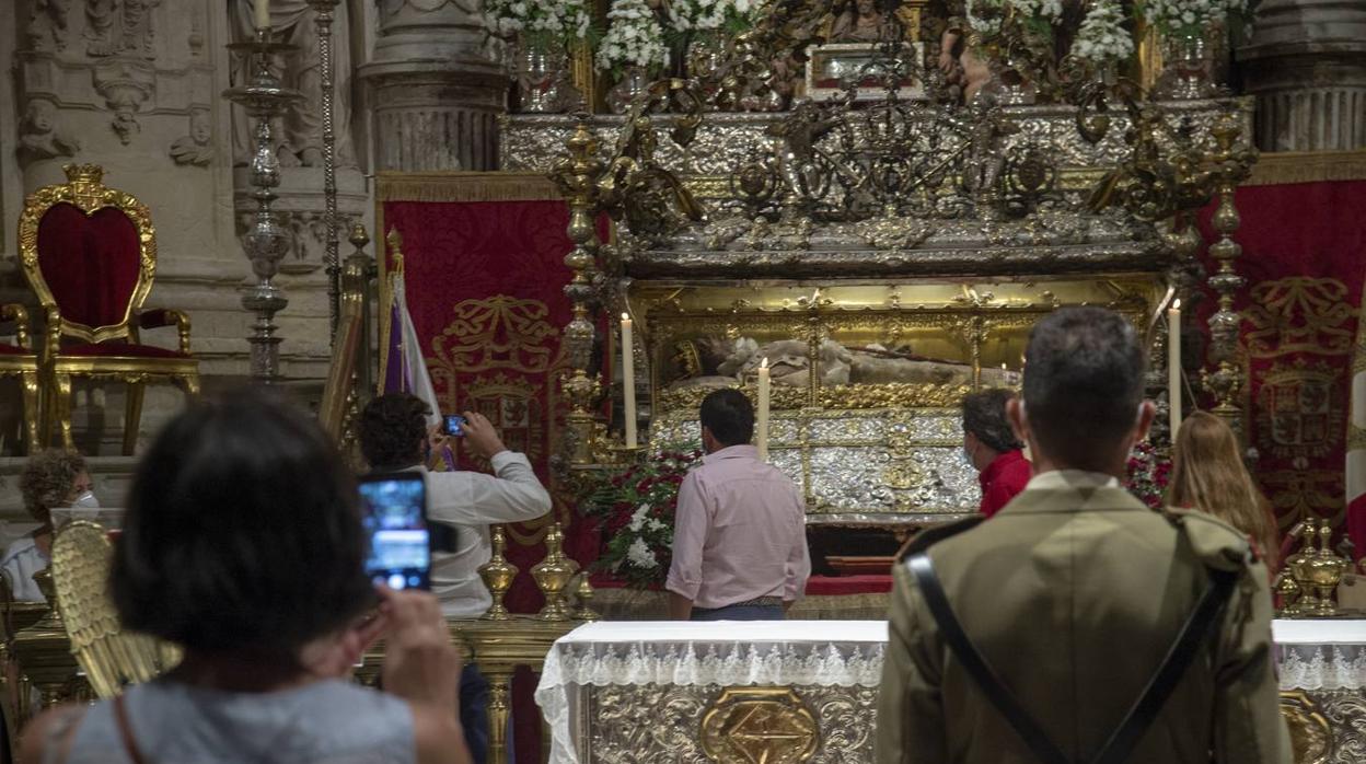 Apertura de la urna del Rey San Fernando