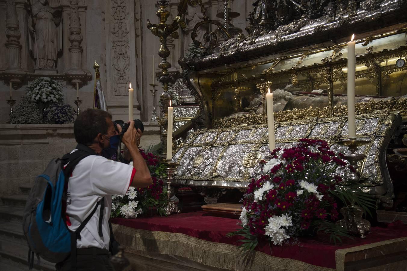 Apertura de la urna del Rey San Fernando