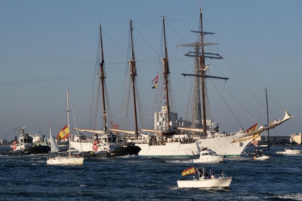 FOTOS: Elcano inicia su XCIII Crucero de Instrucción en homenaje a la primera vuelta al mundo