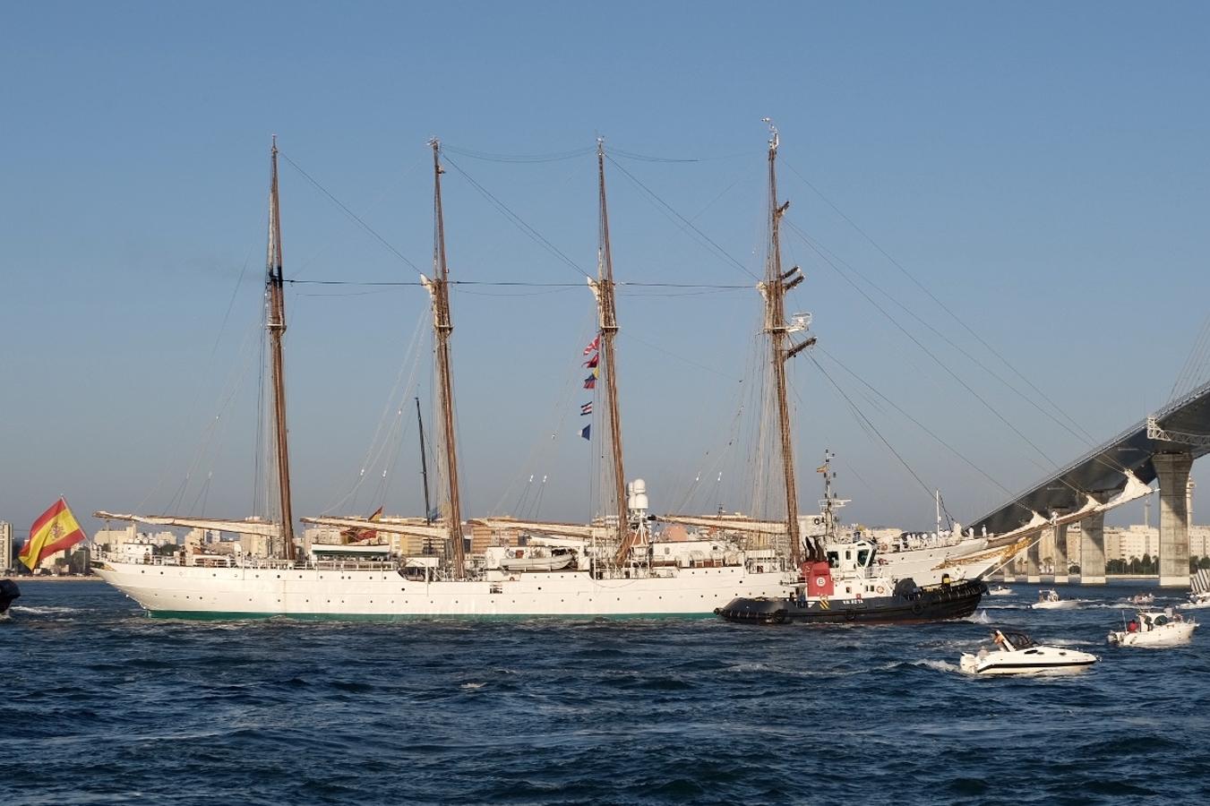 FOTOS: Elcano inicia su XCIII Crucero de Instrucción en homenaje a la primera vuelta al mundo