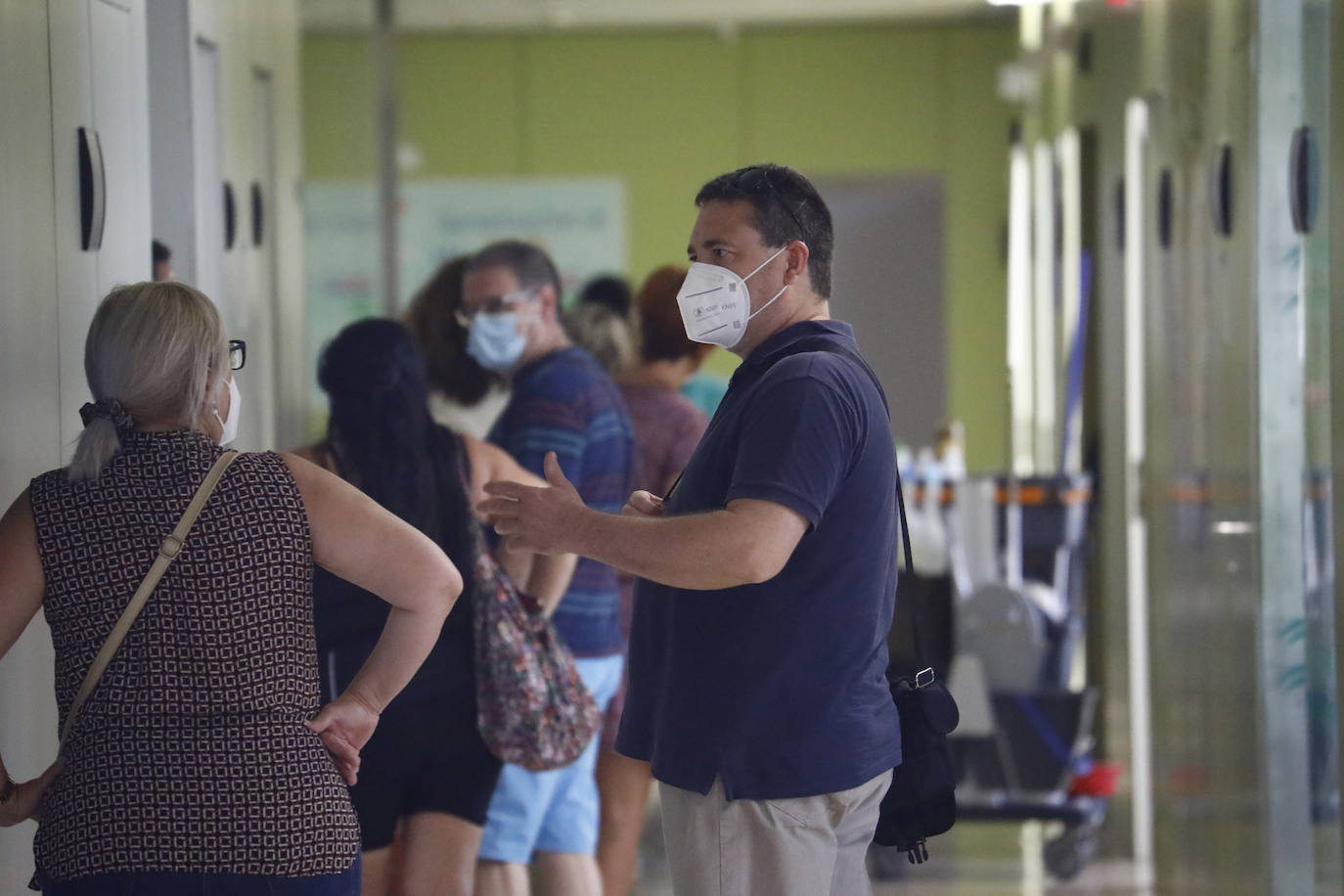 Las pruebas de Covid a los trabajadores de la enseñanza de Córdoba, en imágenes