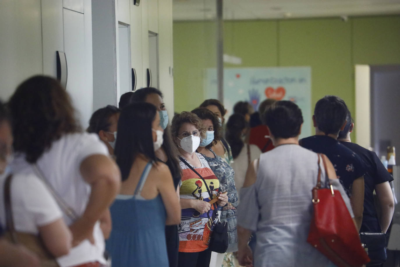 Las pruebas de Covid a los trabajadores de la enseñanza de Córdoba, en imágenes