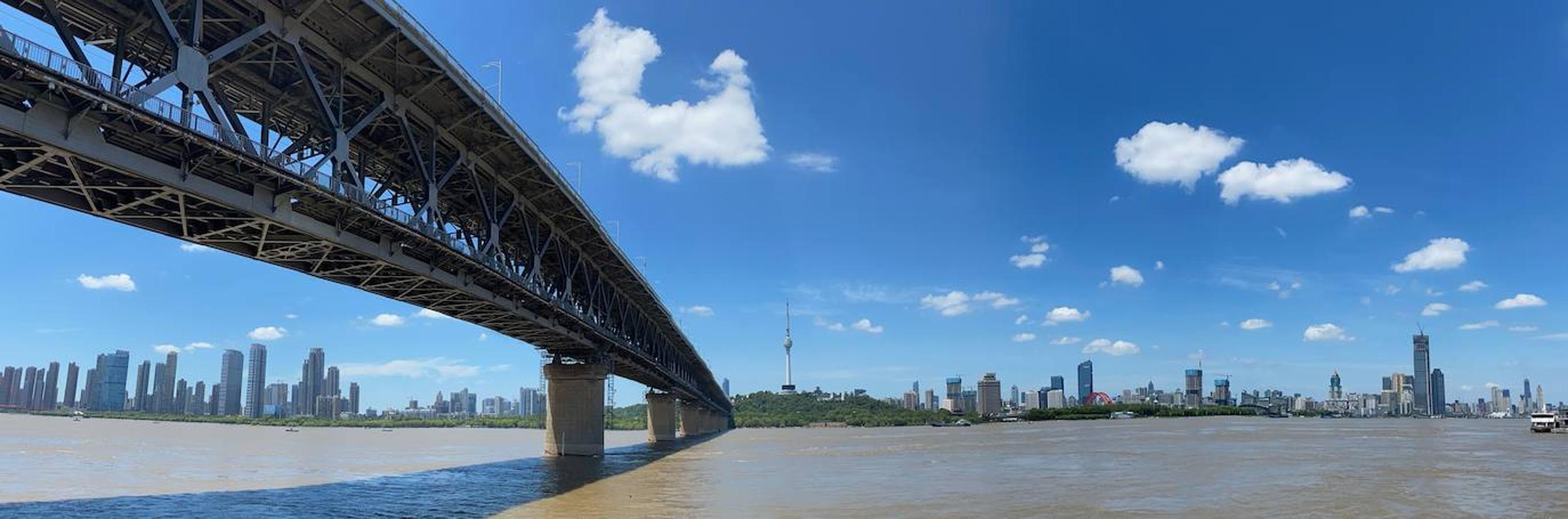 El Yangtsé, el «Río Grande» de China que este año ha provocado las peores inundaciones de las últimas décadas, a su paso por Wuhan. 