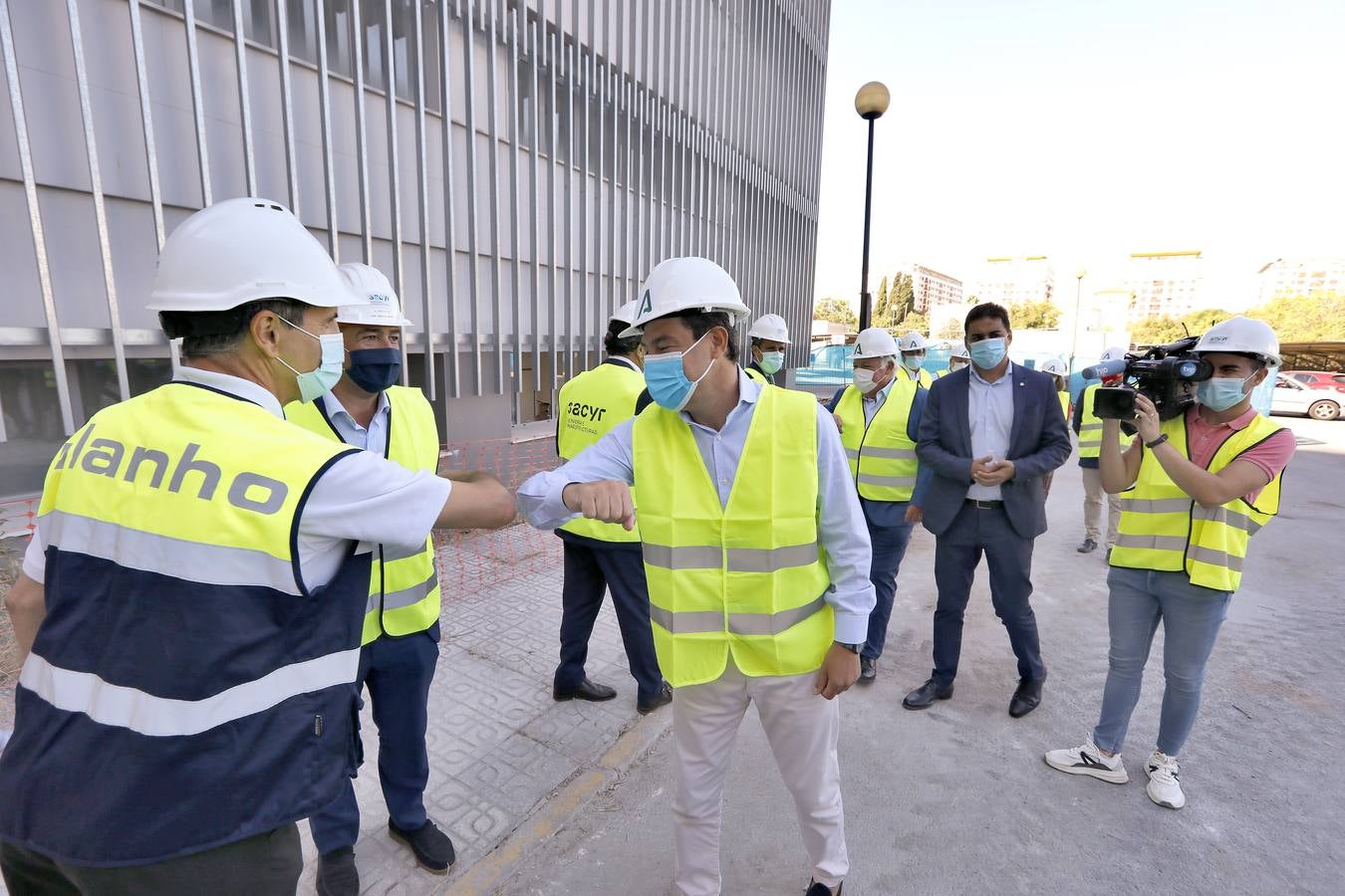 Moreno visita las obras de rehabilitación del antiguo Hospital Militar Vigil de Quiñones