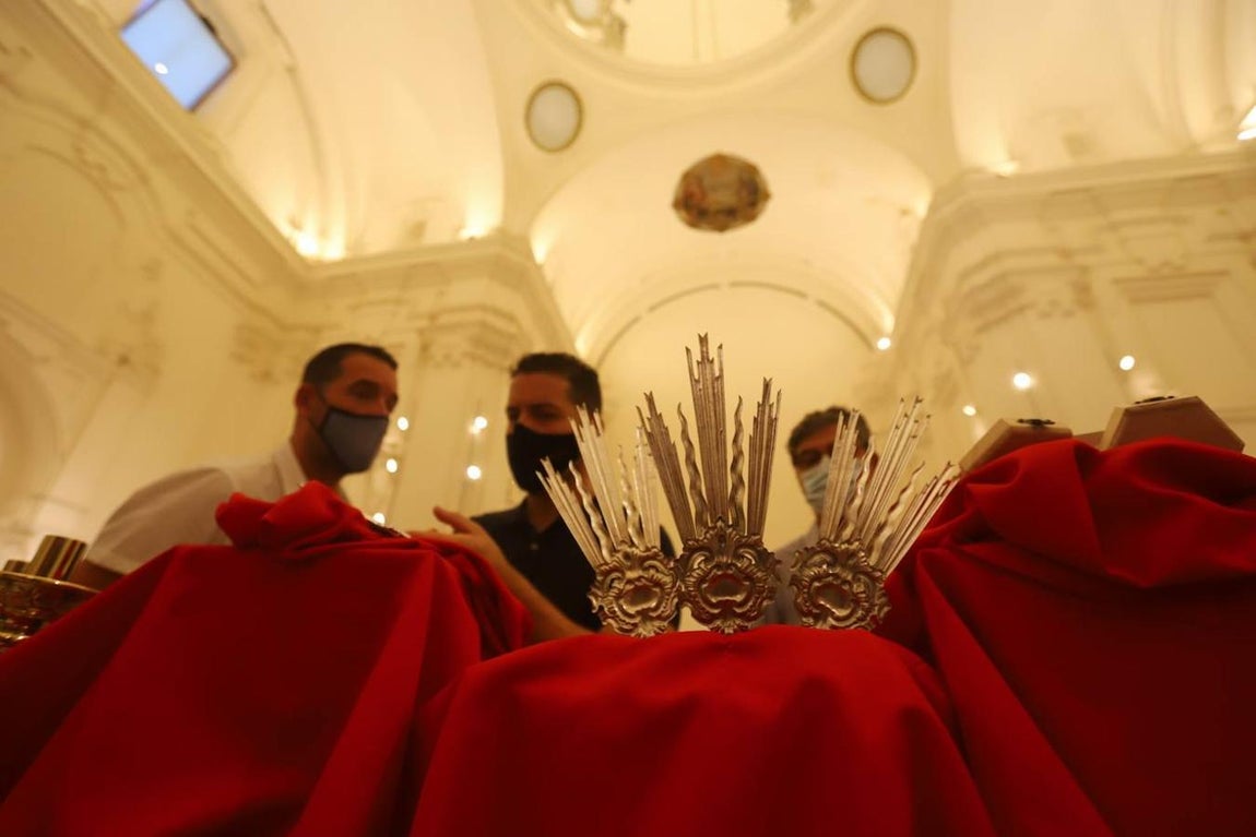 La exposición «Subasta de Bondad», a favor de Cáritas, en imágenes