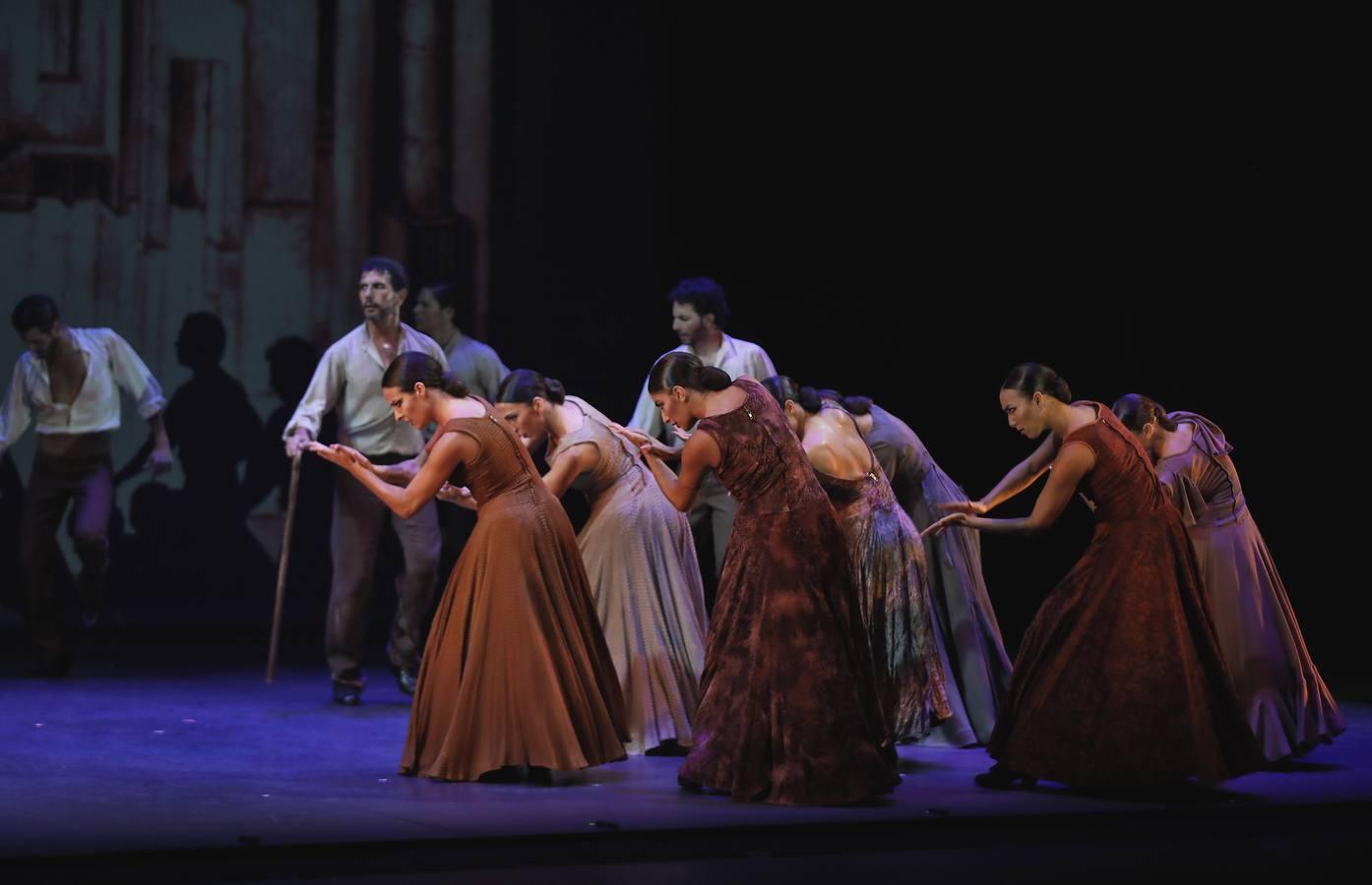 En imágenes, arranca la Bienal con el Ballet Flamenco de Andalucía