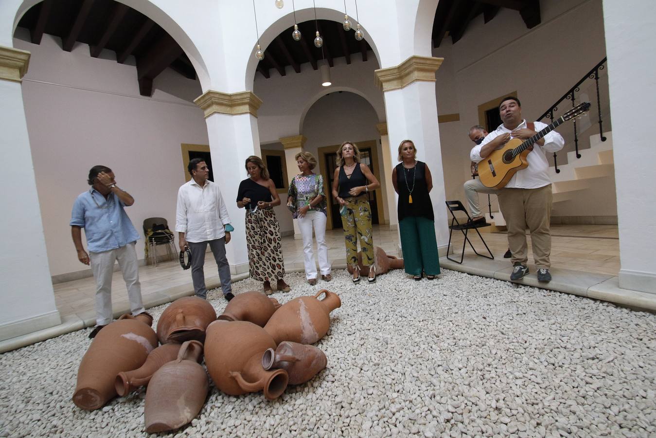 En imágenes, la inauguración de la exposición «Corazón. Amigos de Siempre Así para Trianidad»