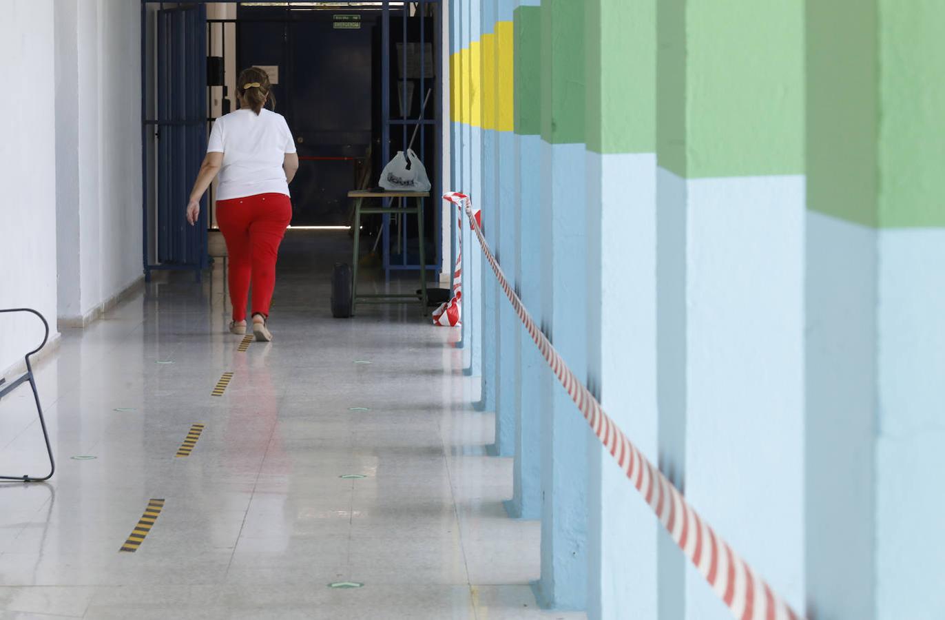 En imágenes, los preparativos para el comienzo del curso en Córdoba