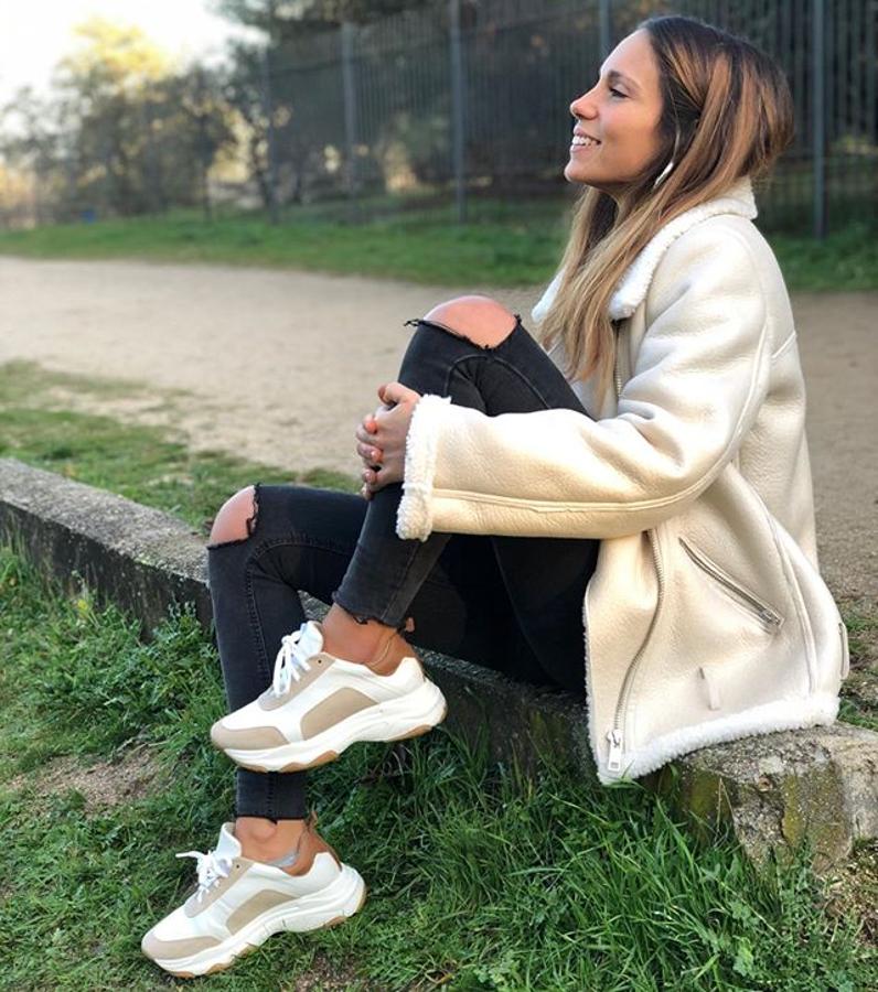 Blanca García-Orea (@blancanutri). La nutricionista-dietista Blanca García-Orea, también experta en microbiota humana es uno de los perfiles más queridos en Instagram, donde reúne más de 230.000 seguidores. Ahí es donde sube algunos d elos aspectos de su vida y ricas recetas saludables. Además, es autora de «Dime qué comes y te diré que bacterias tienes».