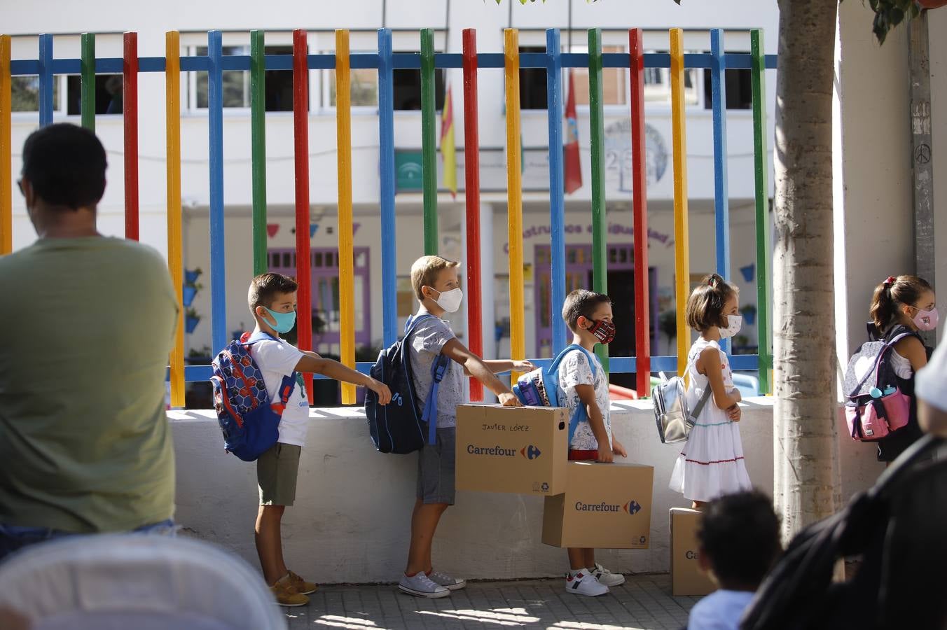 Protesta de padres en algunos colegios de Córdoba en la vuelta al colegio, en imágenes