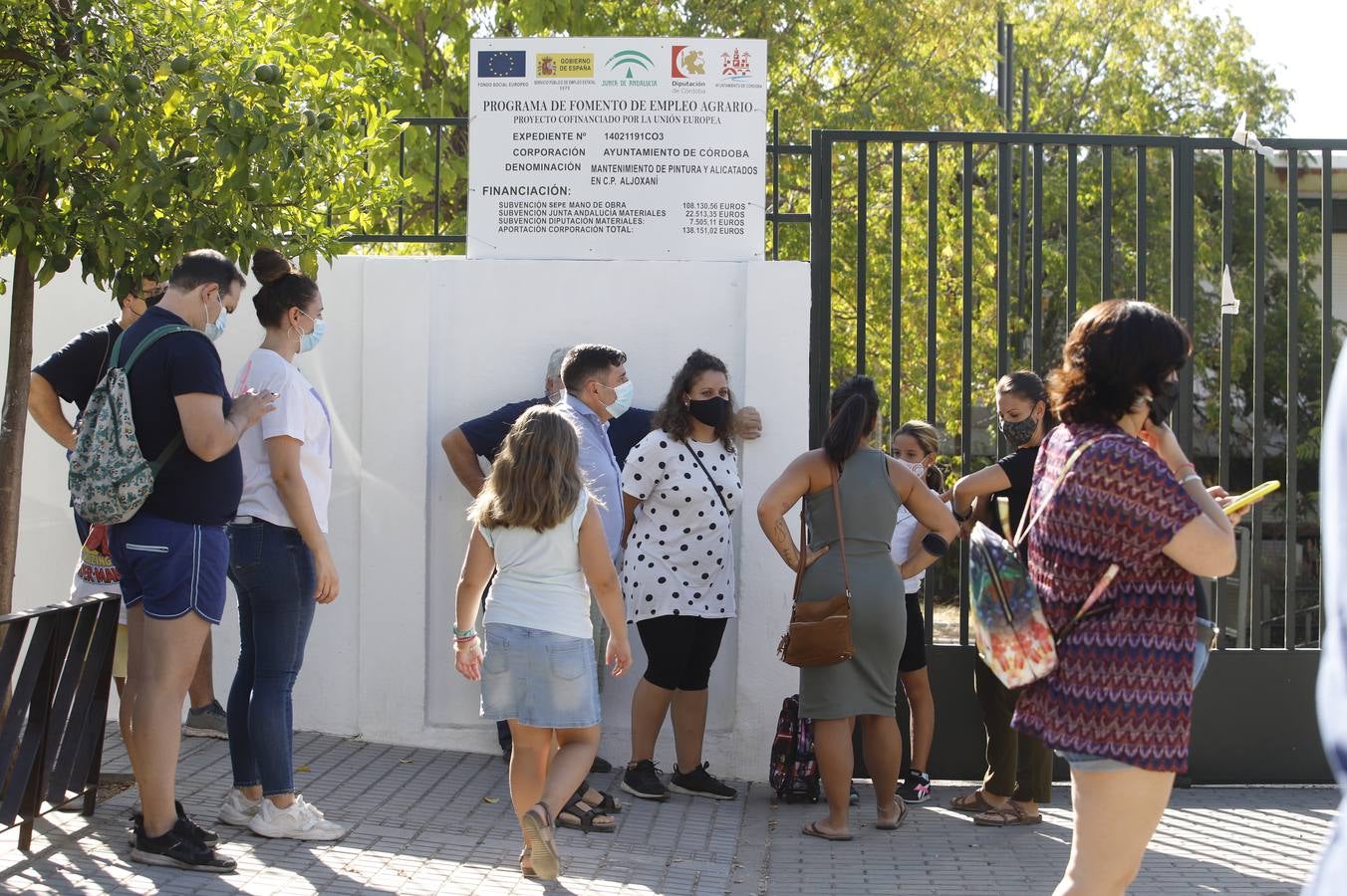 Protesta de padres en algunos colegios de Córdoba en la vuelta al colegio, en imágenes