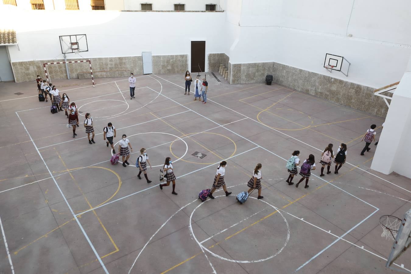 En imágenes, así ha sido la vuelta al colegio en Córdoba (I)