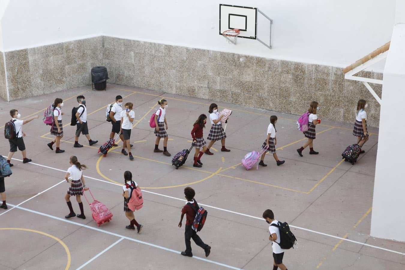 En imágenes, así ha sido la vuelta al colegio en Córdoba (I)