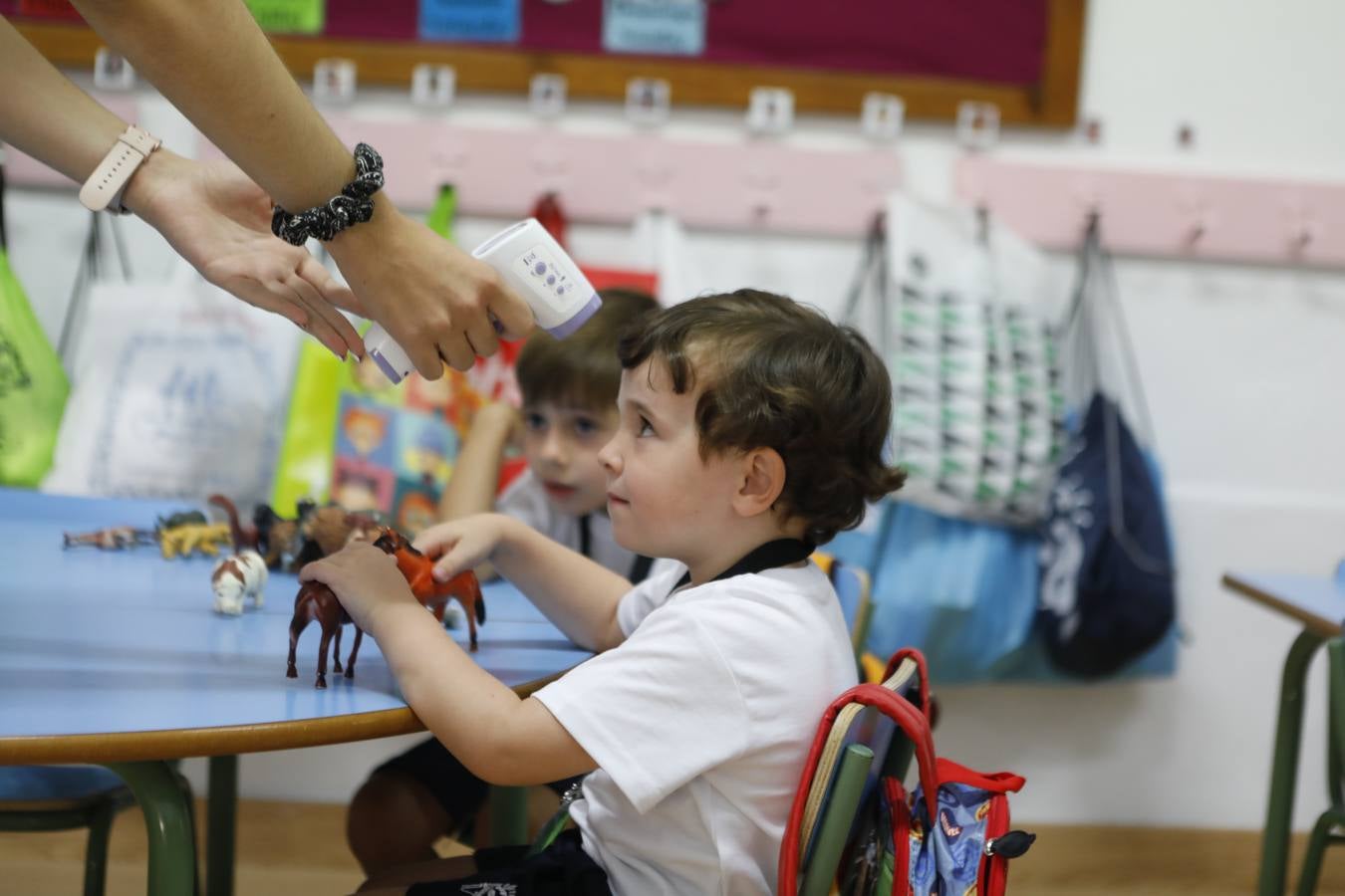 En imágenes, así ha sido la vuelta al colegio en Córdoba (I)