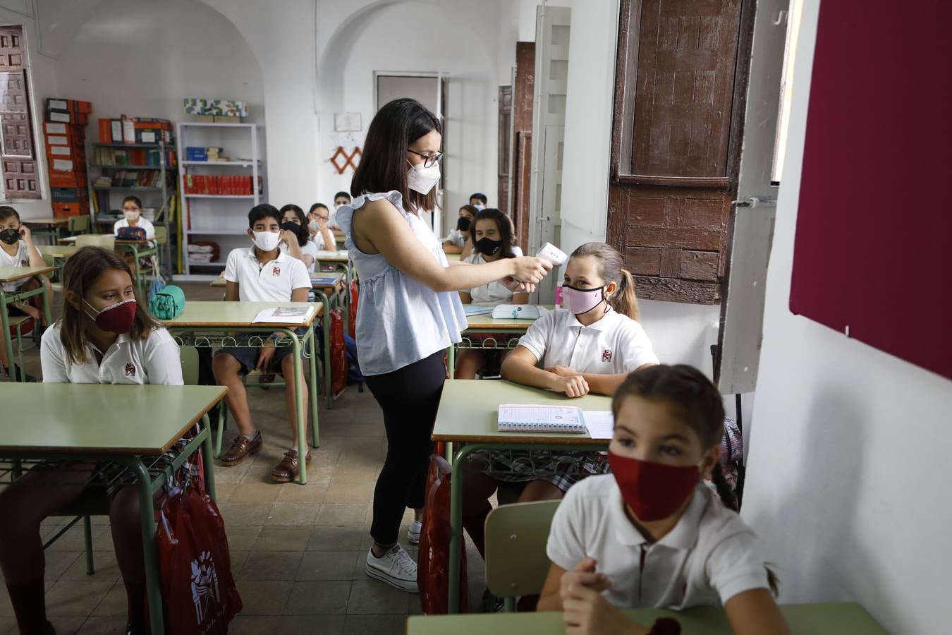 En imágenes, así ha sido la vuelta al colegio en Córdoba (I)