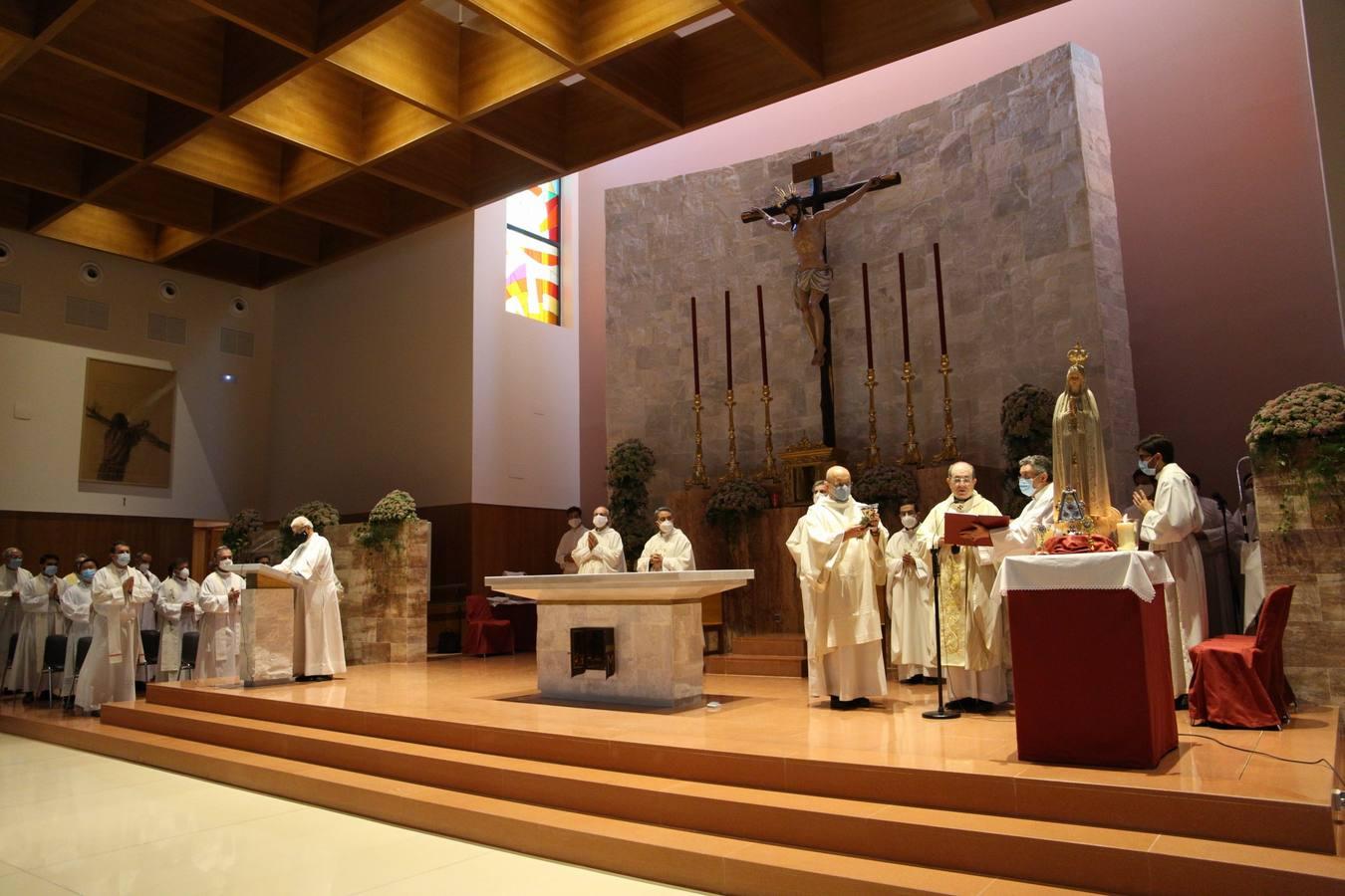 Consagración del templo de la parroquia de San Juan Pablo II en Sevilla