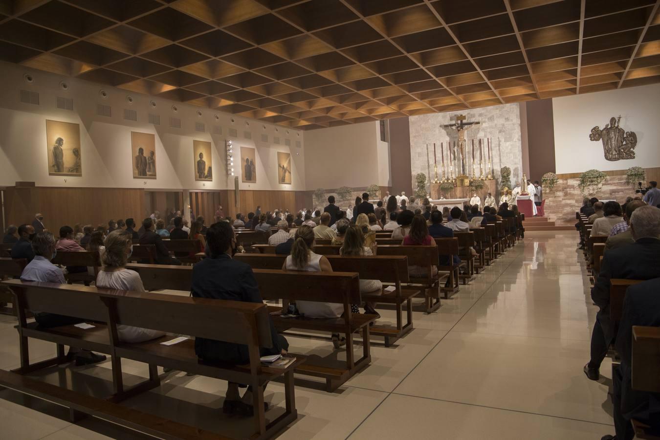 Consagración del templo de la parroquia de San Juan Pablo II en Sevilla