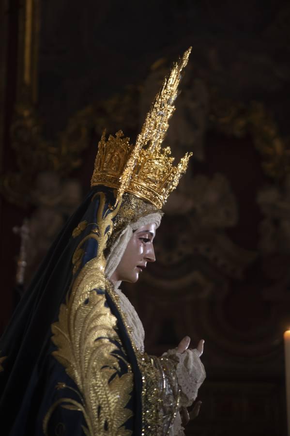 Las imágenes del «besamanos» de la Virgen de la Merced de Pasión