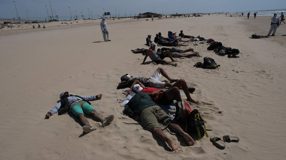 Llegan dos pateras a las costas de Cádiz