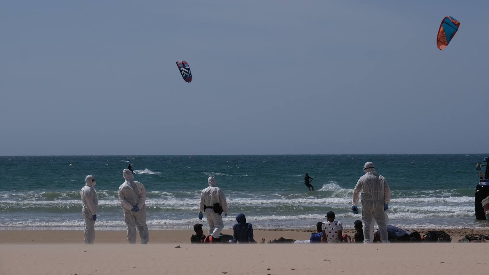 Llegan dos pateras a las costas de Cádiz