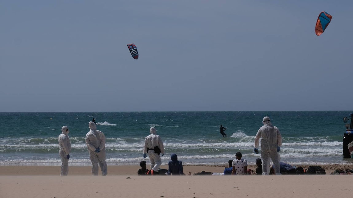Llegan dos pateras a las costas de Cádiz