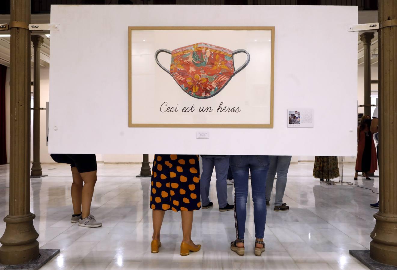 La exposición «Héroes con bata», de homenaje a los sanitarios en Córdoba, en imágenes