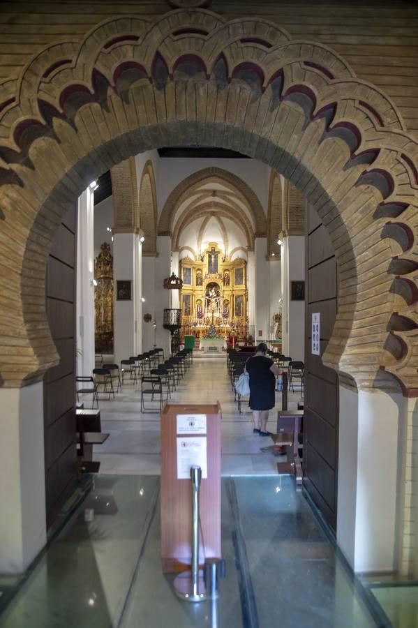 Los titulares de la Exaltación, en el altar mayor de Santa Catalina