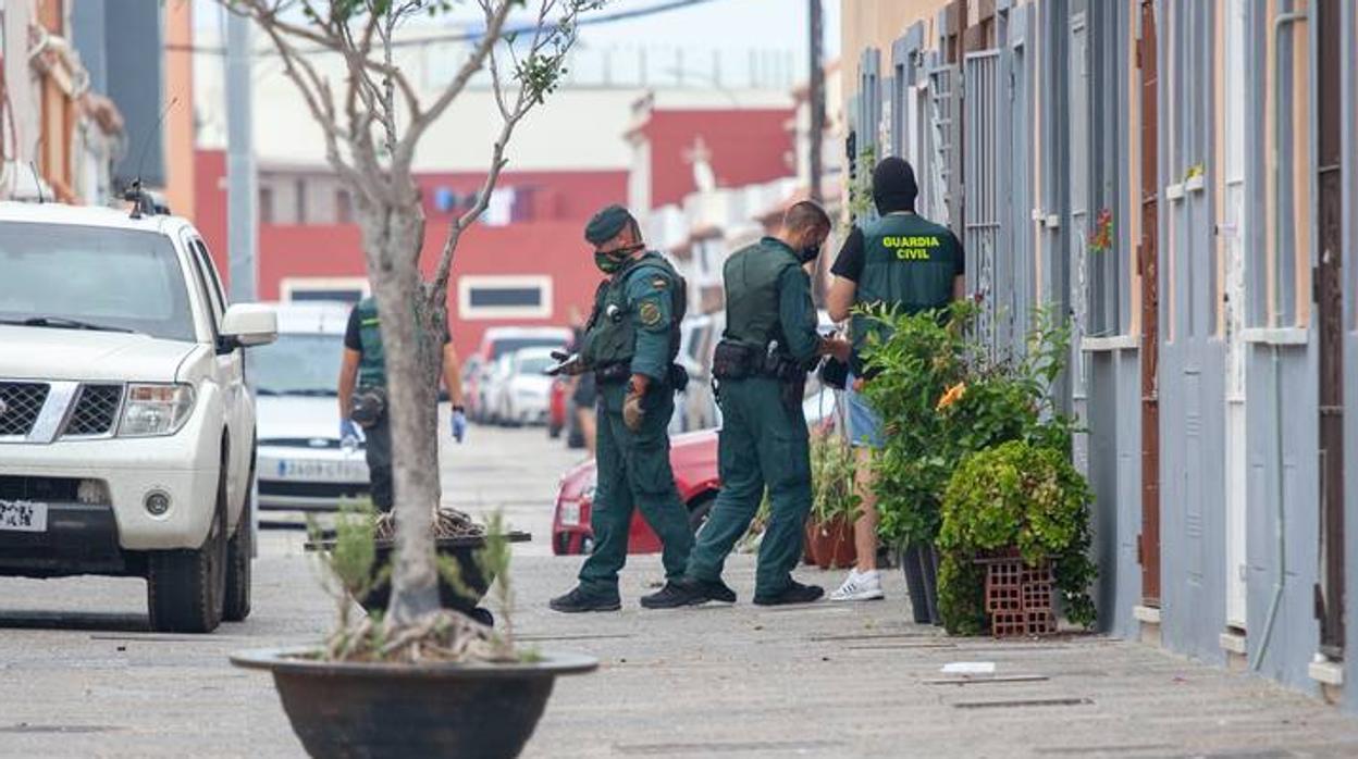 Macrorredada de la Guardia Civil contra el tráfico de hachís