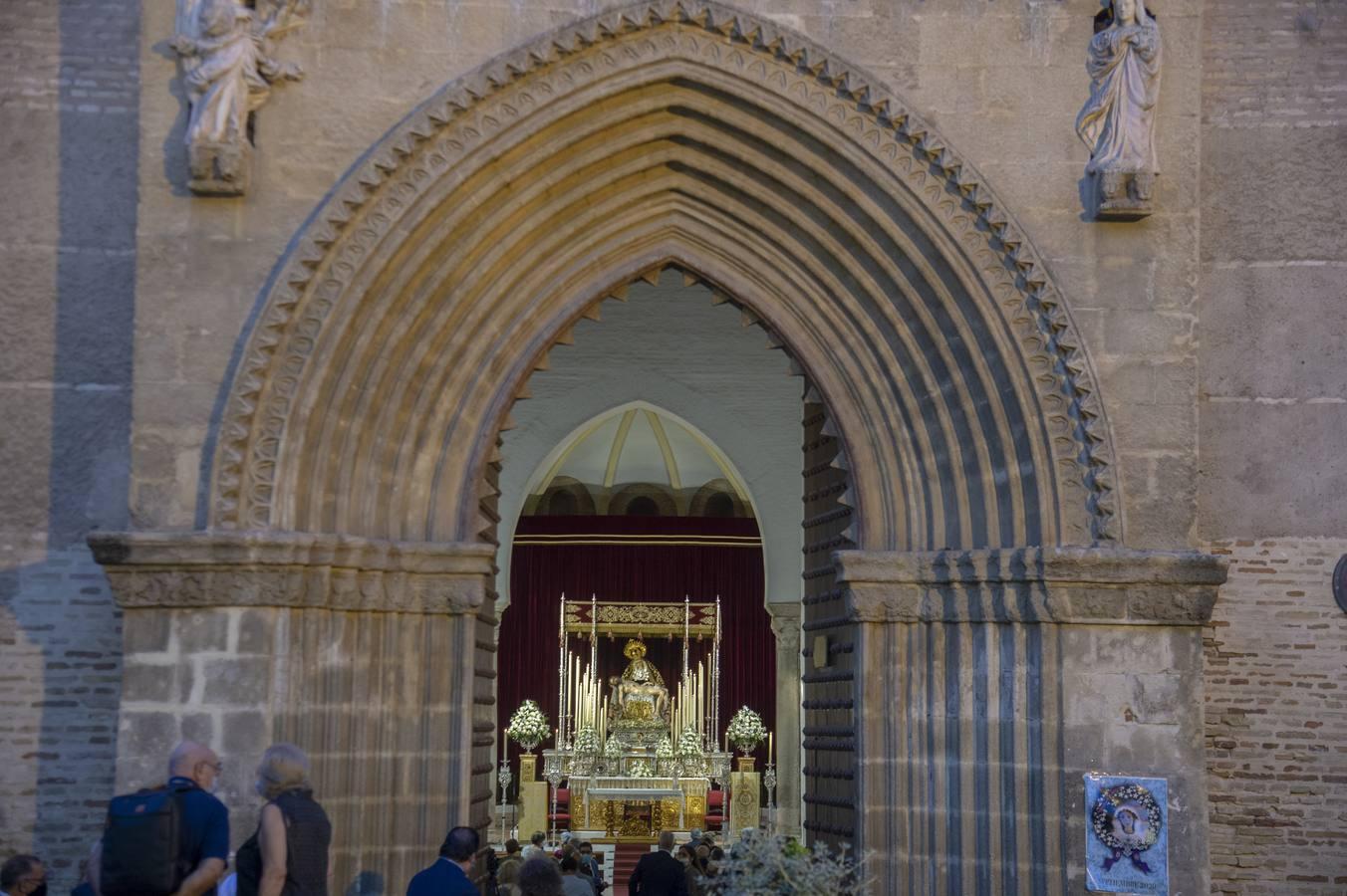 Los Servitas, en el día de los Dolores la Virgen