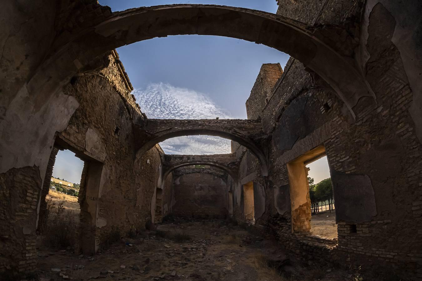 El misterioso convento abandonado de Carmona