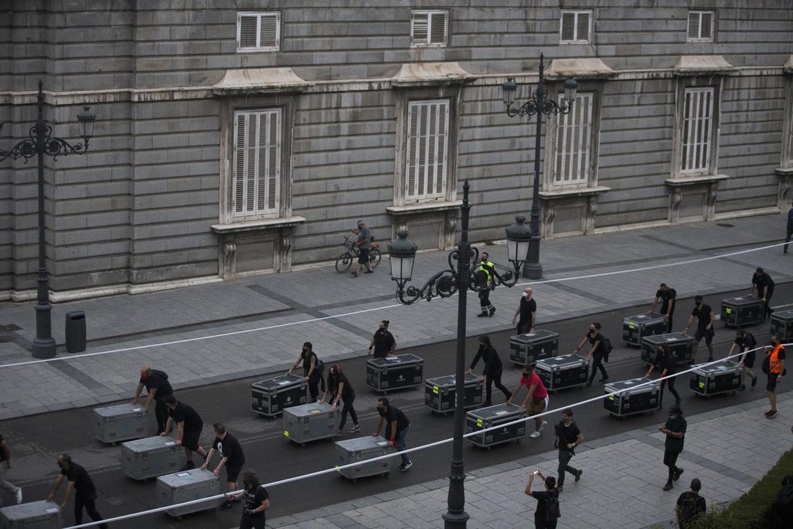 A lo largo del día, diversas caras conocidas han respaldado estas protestas desde las redes sociales, desde Alejandro Sanz, Ana Torroja o Raphael hasta Vetusta Morla, pasando por Mónica Naranjo, Izal, Sidonie, Jorge Drexler, La Bien Querida, Lori Meyers, Miguel Ríos, Vega o Rozalén, entre otros.. 