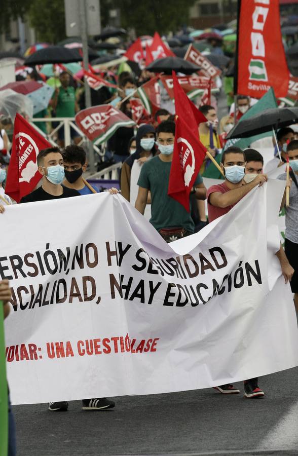 Escaso seguimiento de la huelga  educacativa en Sevilla