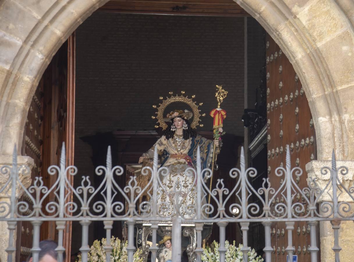 La Pastora de Triana, desde el interior de Santa Ana