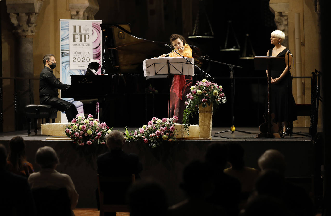 El concierto de Pasión Vega en la Mezquita-Catedral de Córdoba, en imágenes