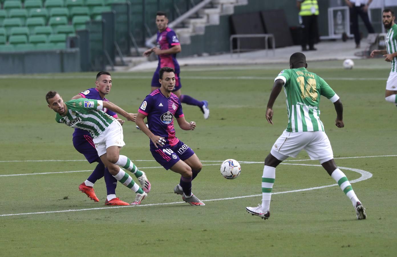 El partido Betis-Valladolid, en imágenes