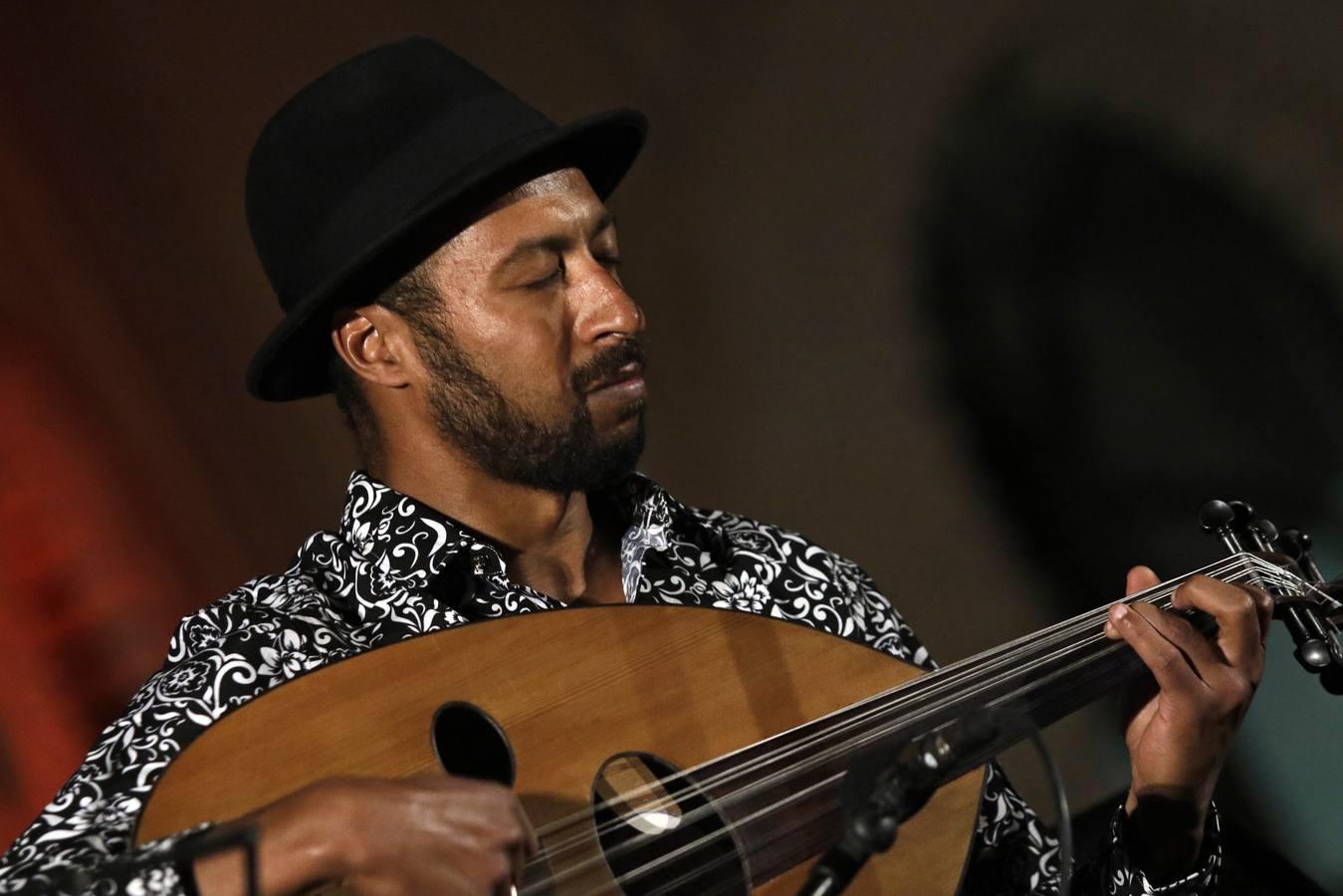 El laud árabe se une a la guitarra flamenca en la Bienal de Sevilla