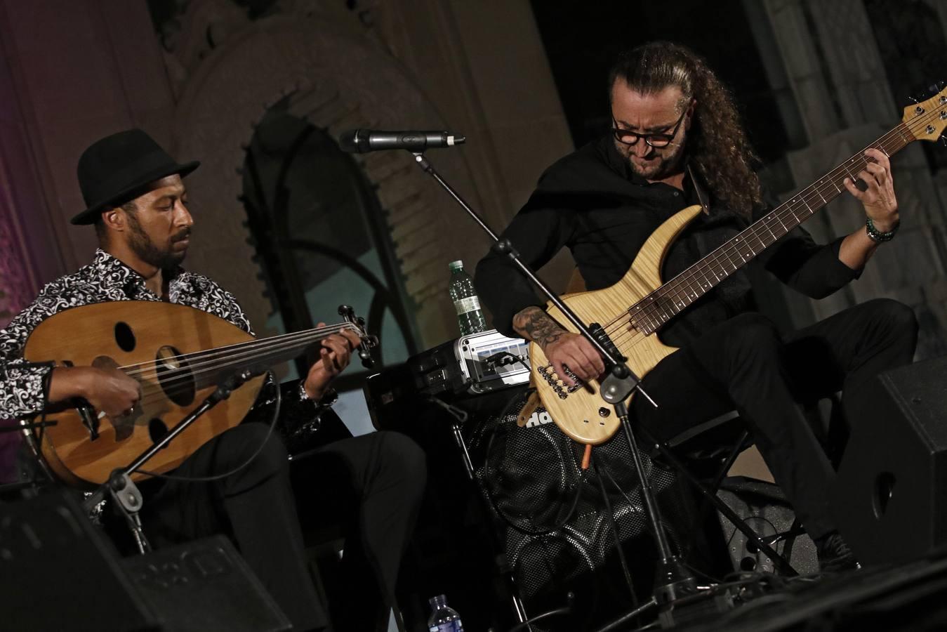 El laud árabe se une a la guitarra flamenca en la Bienal de Sevilla