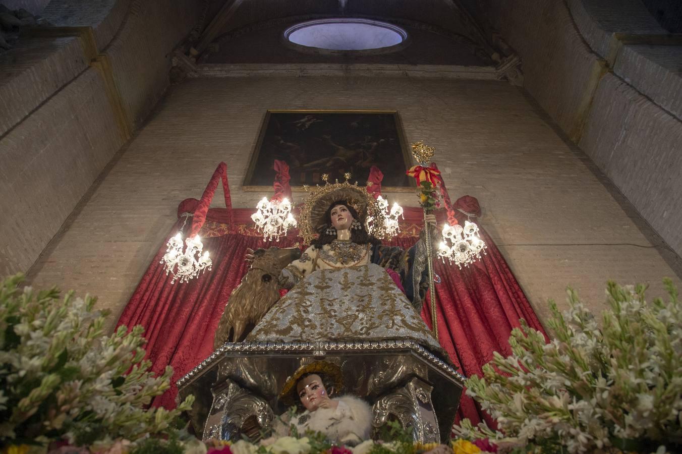 La Pastora de Triana, en el trascoro de Santa Ana