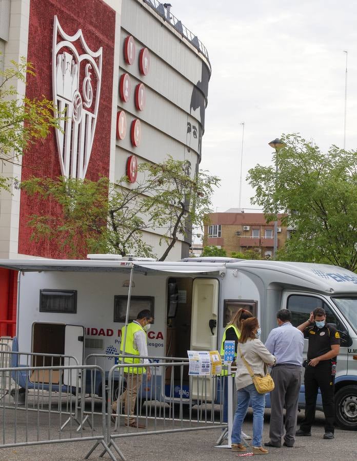 Los sevillistas que viajan a la Supercopa se hacen los PCR