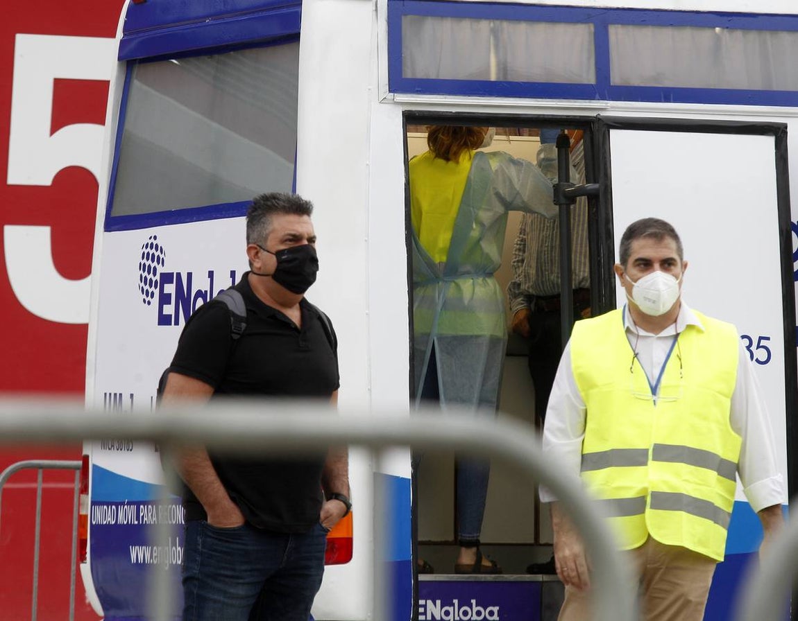 Los sevillistas que viajan a la Supercopa se hacen los PCR