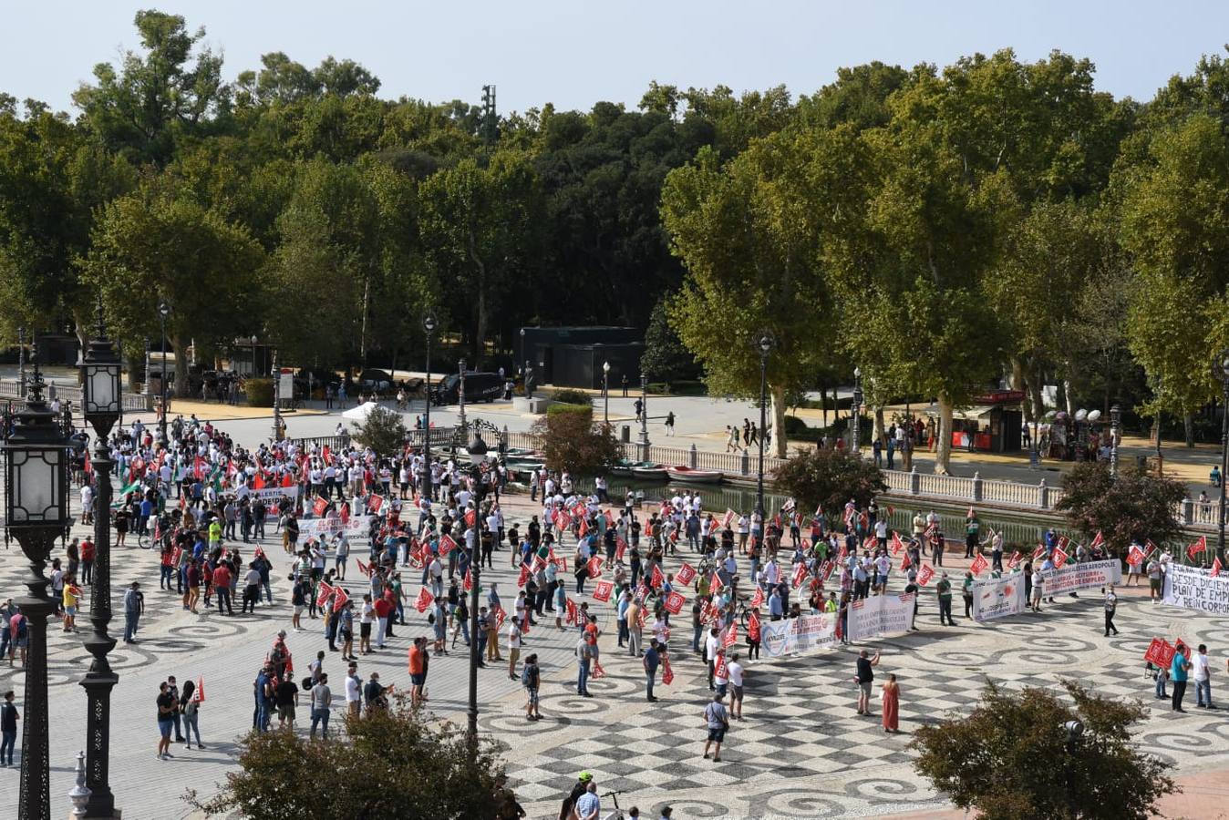 Concentración de protesta del sector aeronaútico en Sevilla