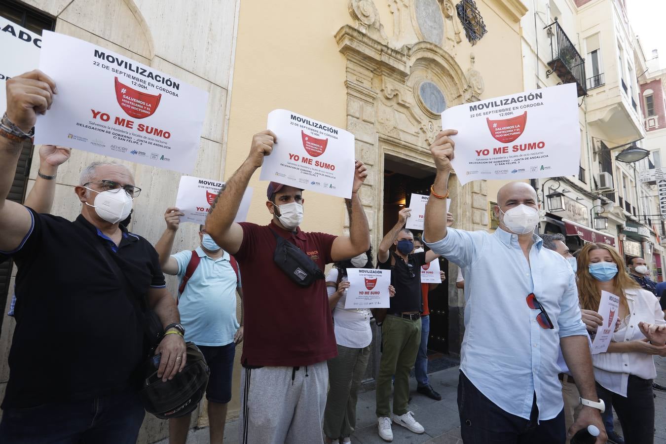 La protesta de los bares y el ocio nocturno en Córdoba, en imágenes