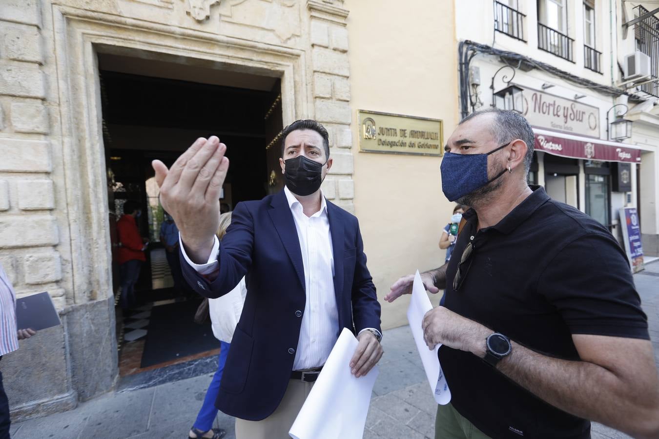 La protesta de los bares y el ocio nocturno en Córdoba, en imágenes