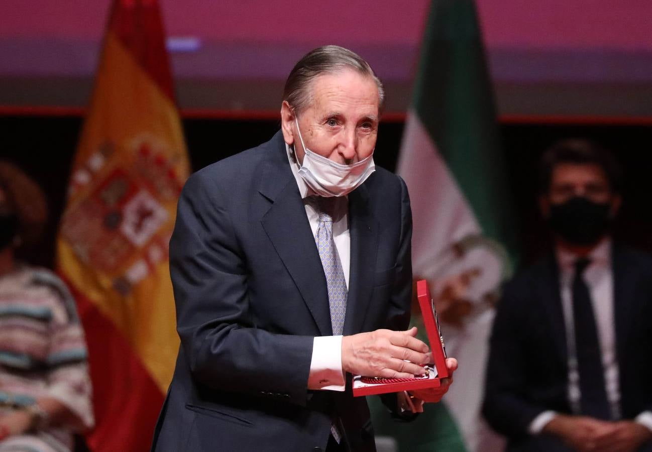 La entrega de las medallas de la ciudad de Sevilla, en imágenes (I)