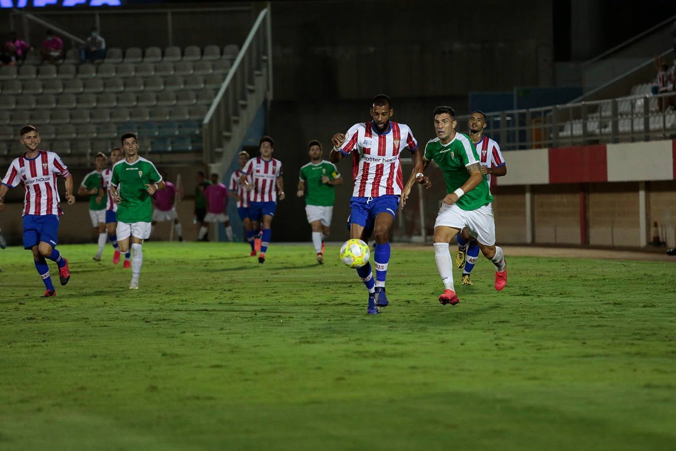 El Algeciras-Córdoba CF y la celebración de los goles, en imágenes