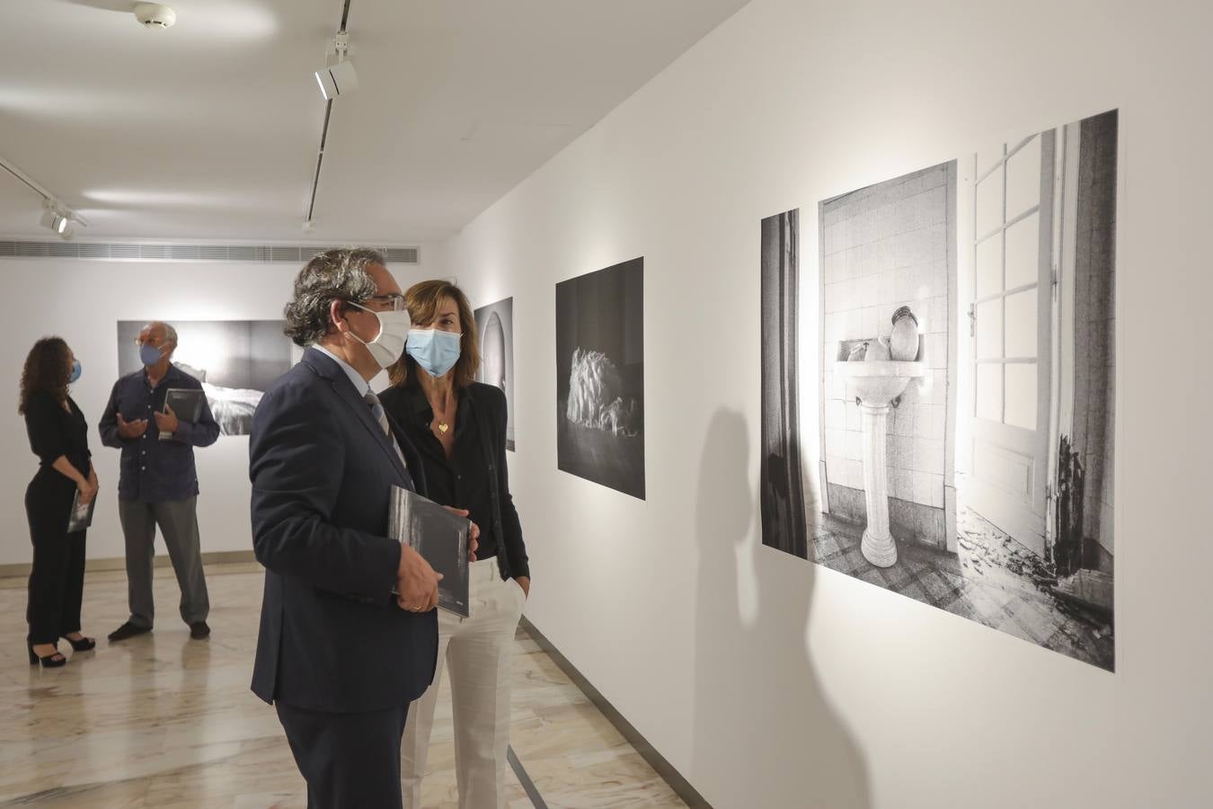 Inauguración de la exposición «El tiempo vencido» en la Fundación Cajasol