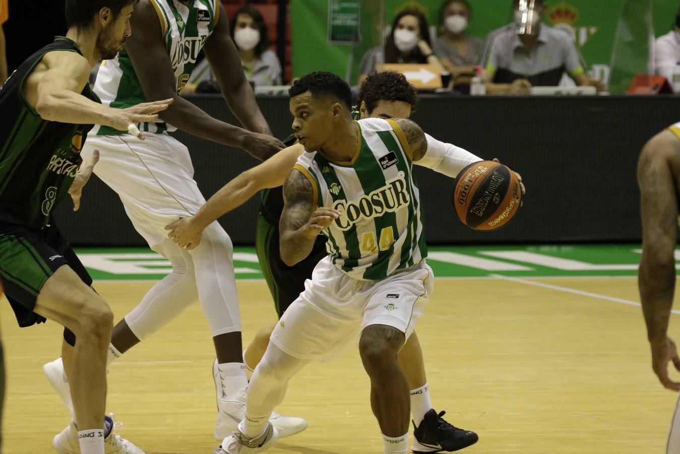 Coosur Real Betis-Joventut de Badalona, en imágenes