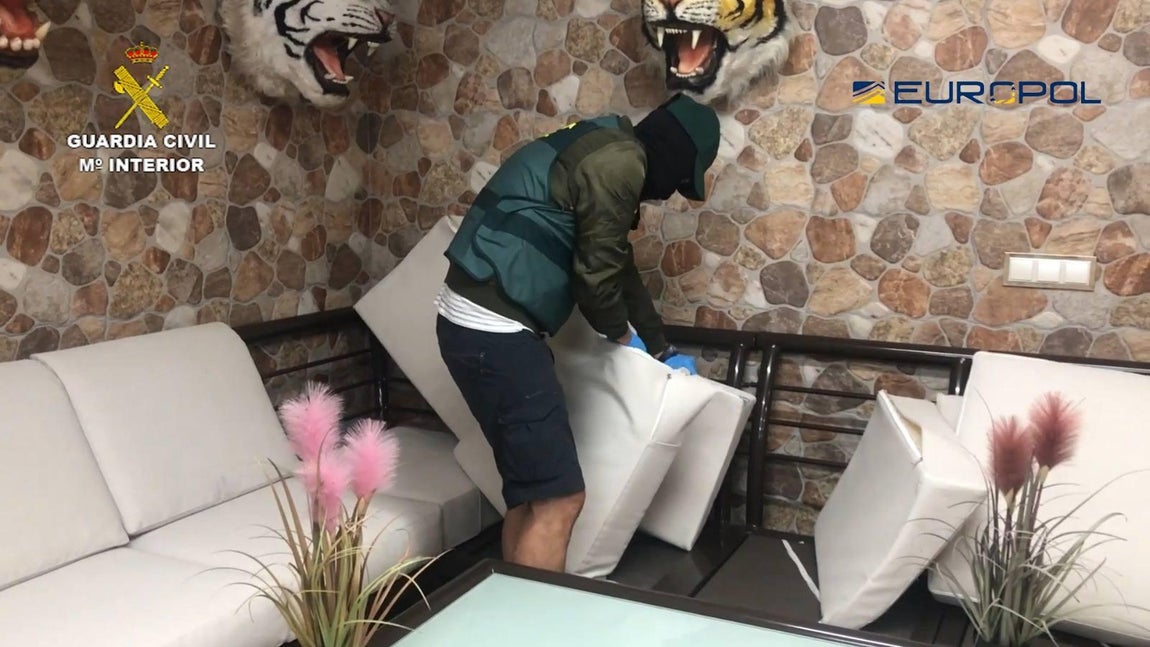 El dudoso gusto de los narcos, en imágenes