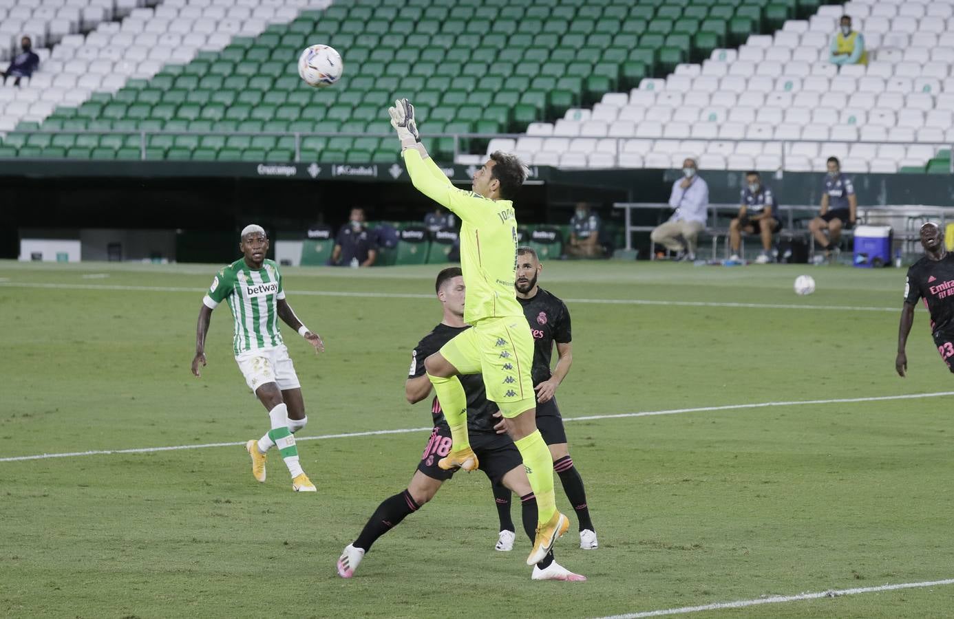 Las mejores imágenes del partido entre el Real Betis y el Real Madrid