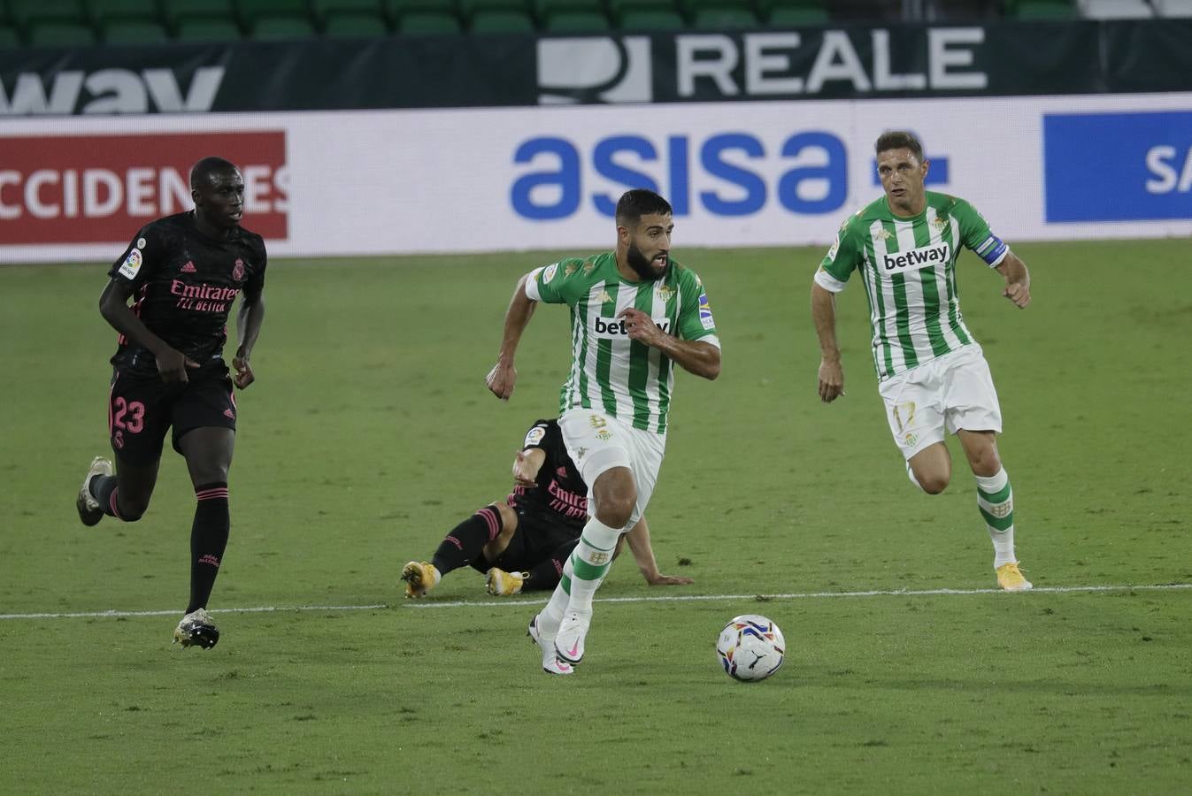 Las mejores imágenes del partido entre el Real Betis y el Real Madrid